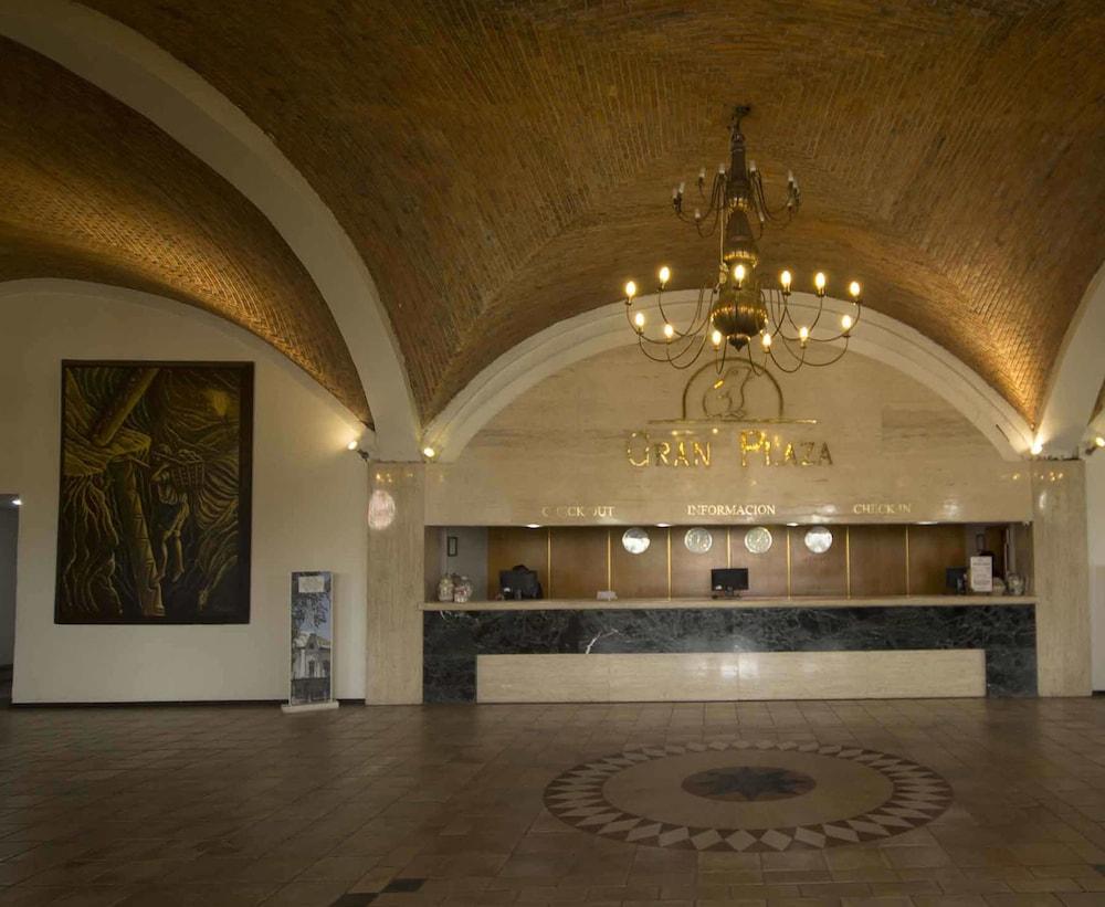 Hotel Gran Plaza & Convention Center Guanajuato Exterior photo