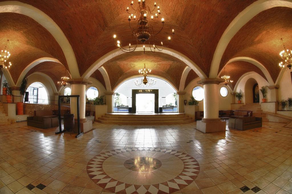 Hotel Gran Plaza & Convention Center Guanajuato Exterior photo